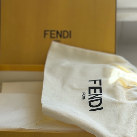 Fendi Black and Gold Crossbody Bag with Envelope Design - Picture 12 of 12